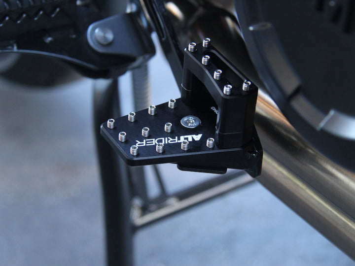 AltRider DualControl System - Enlarger and 25.4mm Riserfor the BMW F 800/700/650-Twin GS - Black